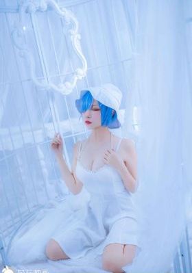 美丽的小蜜桃4春潮_超清高清完整版